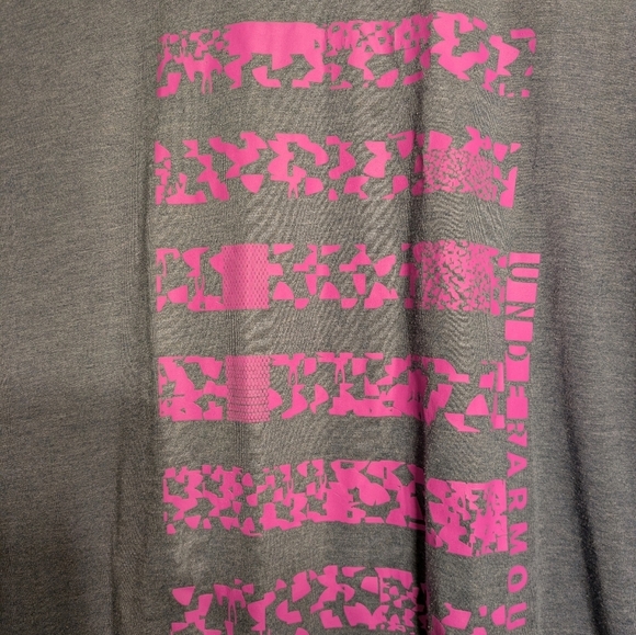 Under Armour Women's Gray and Pink Top Size Sm Gently Used - Picture 4 of 7